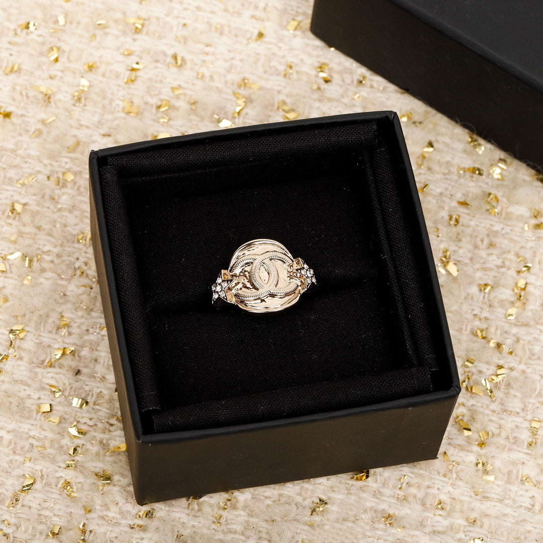 18K Chanel Chain Ring