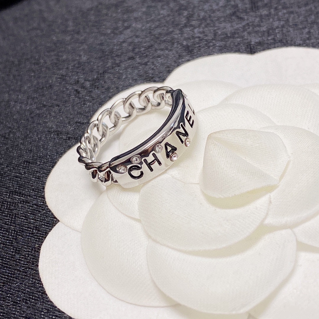 18K Chanel Chain Link Ring