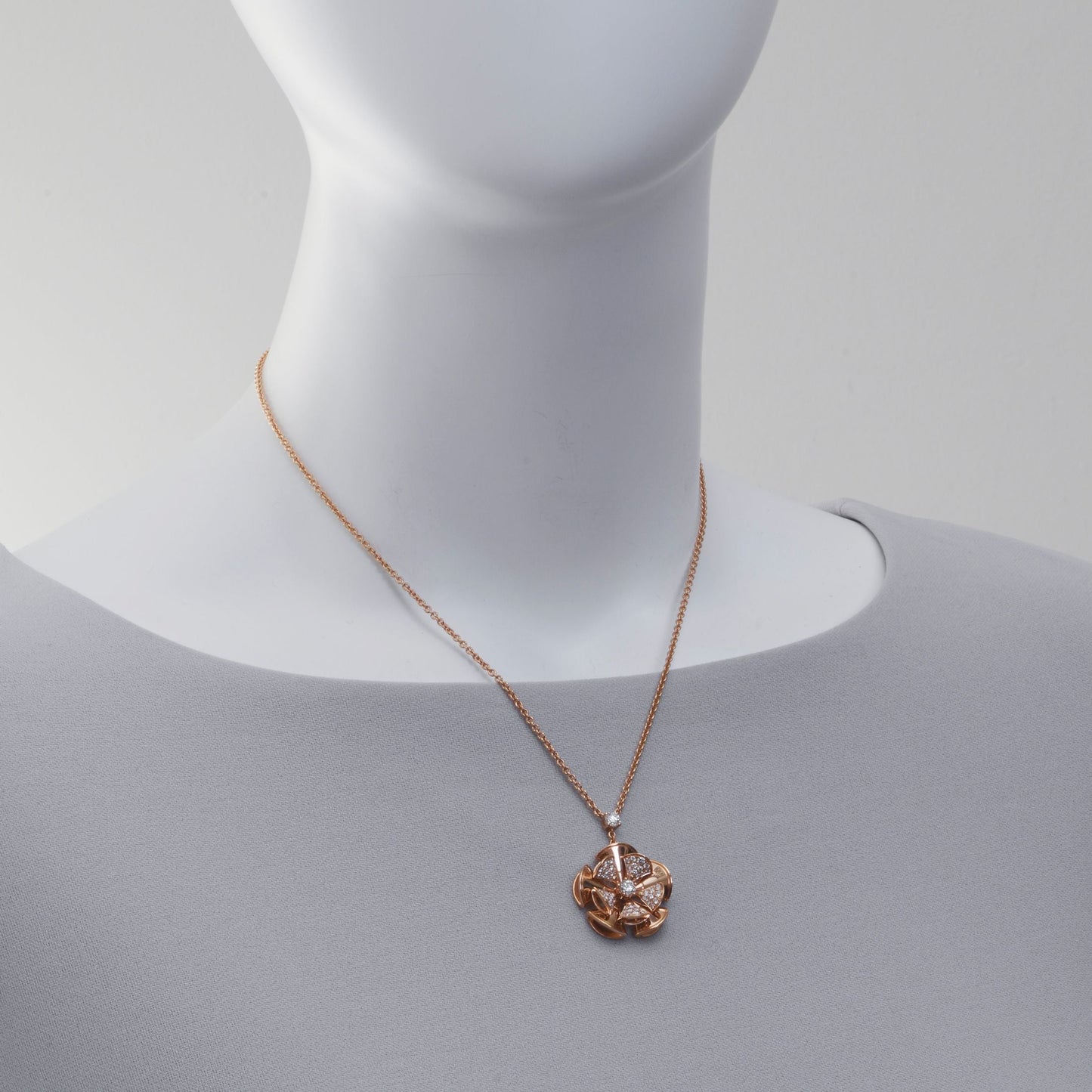 18K BVLGARI DIVAS' DREAM Necklace
